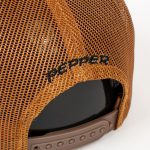 Pepper trucker cap og big cathead caramell